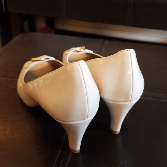 Heels - Picture 2 of 2